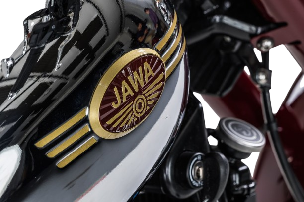 mDMB2025_newJawa-350-CL-2434-removebg-preview.png